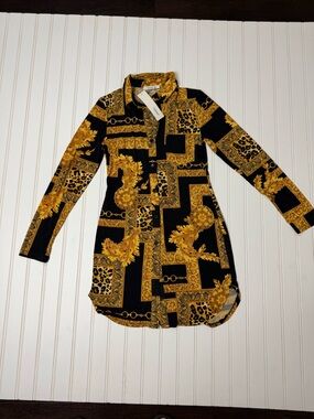 Women’s Black and Gold Printed Button-Front Blouse